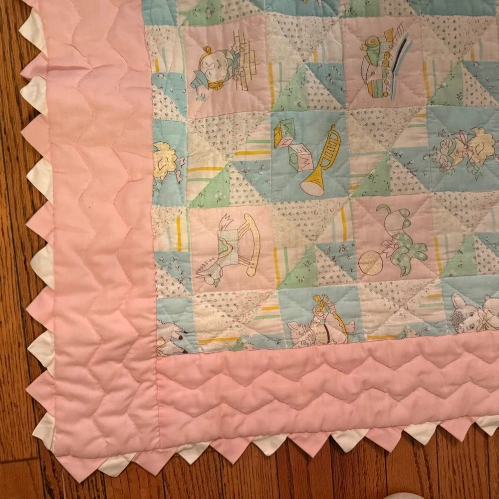 1.a.0.0.7.9 Vintage Baby Crib Quilt Nursery Novelty Print Prairie Point Edge